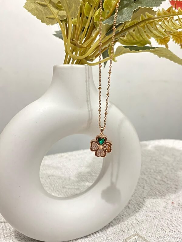 “Stylish women's necklace from Blinzo – elegant fashion accessory for all occasions” necklace